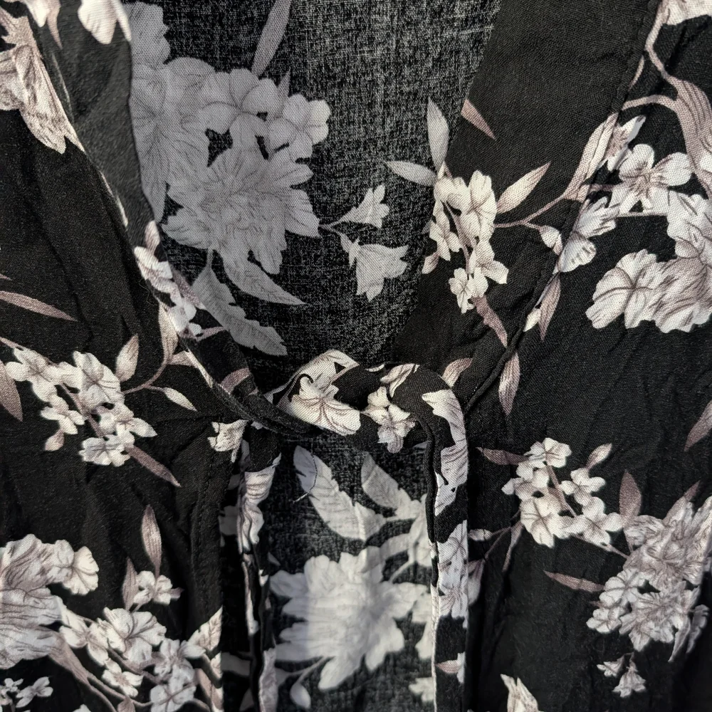 Spiritual Gangster Floral Kimono | One Size | Black &‎ Ivory